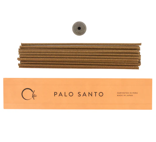 Incienso chië de palo santo 100% natural, con incensario de cerámica de seto japonesa.